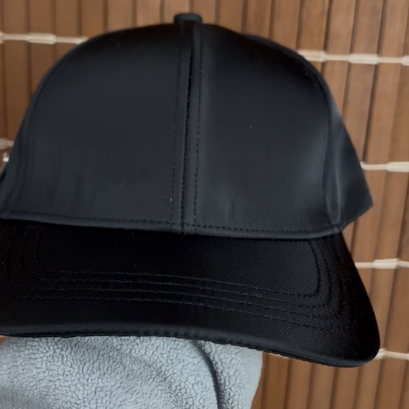 UNISEX Fashionable Hat. In excellent condition 👍🏼 deal price. Pick your Number - Picture 4 of 12